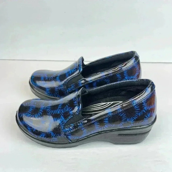 Easy Works by Easy Street Leeza Navy Midnight Sunflower Slip on Clogs Size 7 - Picture 2 of 7